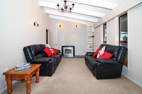 Photo of property in 49 Cumberland Street, Merrilands, New Plymouth, 4312