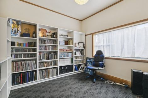 Photo of property in 80 Apu Crescent, Lyall Bay, Wellington, 6022