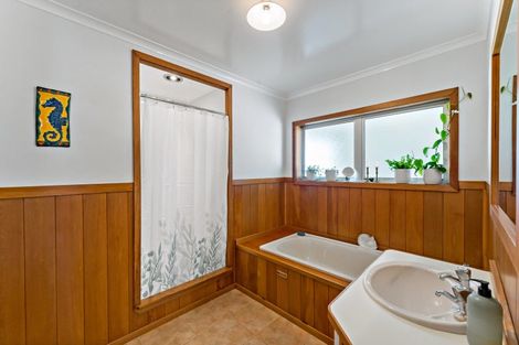 Photo of property in 221 Amreins Road, Taupaki, Henderson, 0782