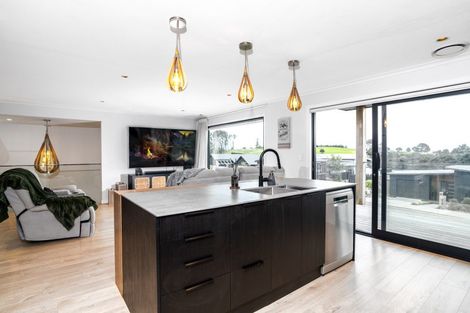Photo of property in 31 Omahina Street, Raglan, 3225