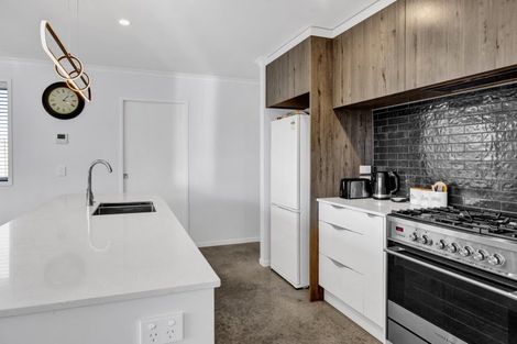 Photo of property in 32 County Drive, Hawera, 4610