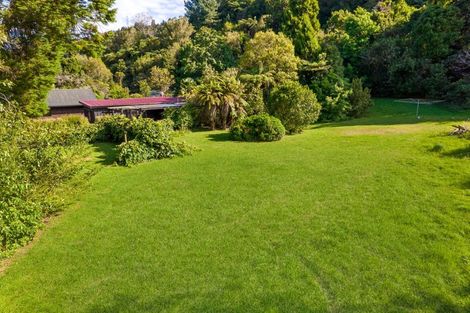 Photo of property in 10 Tombleson Road, Lake Rotoma, Rotorua, 3074