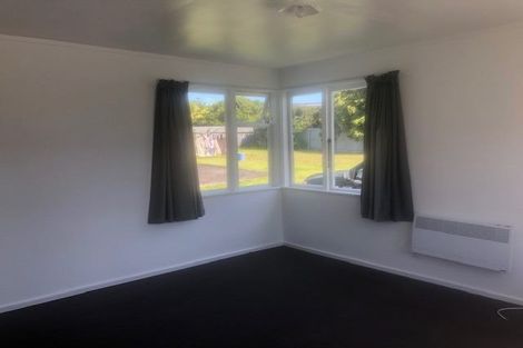 Photo of property in 9 Kotuku Street, Te Atatu Peninsula, Auckland, 0610