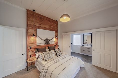 Photo of property in 40 Middle Road, Havelock North, 4130