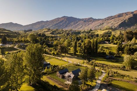 Photo of property in 33 Central Park Avenue, Lake Hayes, Queenstown, 9371