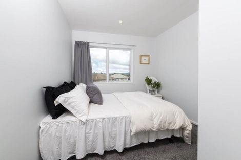 Photo of property in 85 Bordeaux Parade, Te Atatu South, Auckland, 0610
