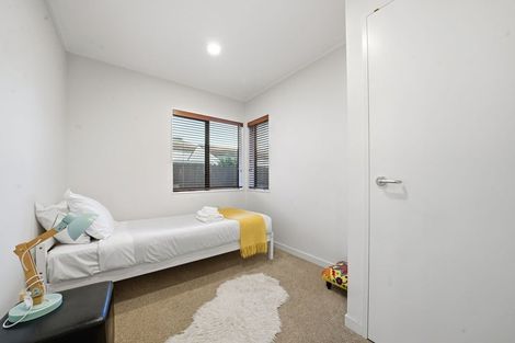 Photo of property in 1/6 Eastern Beach Road, Eastern Beach, Auckland, 2012