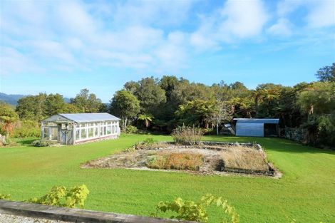 Photo of property in 1111 Ruatapu-ross Road, Totara River, Ross, 7883