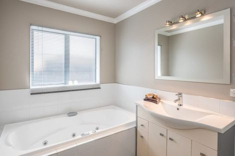 Photo of property in 6 Trusham Court, Paraparaumu, 5032