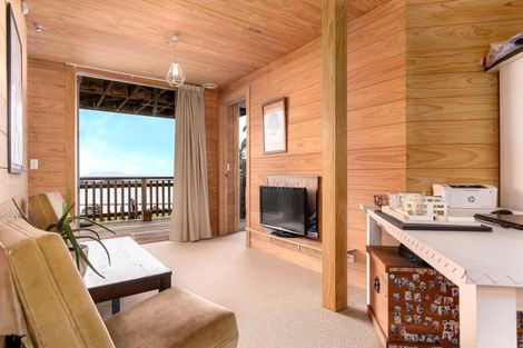 Photo of property in 5 Rifleman Lane, Redcliffs, Christchurch, 8081