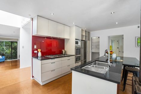 Photo of property in 40 Lone Kauri Road, Karekare, New Lynn, 0772