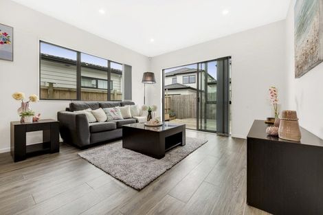 Photo of property in 11 Puruatanga Drive, Flat Bush, Auckland, 2019