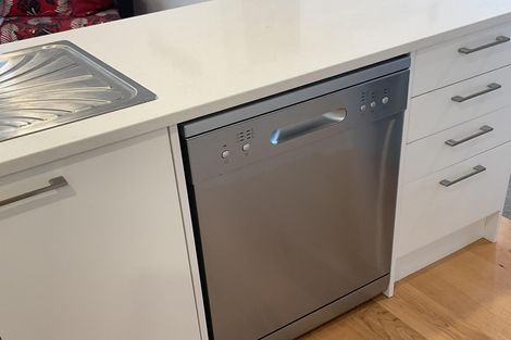 Photo of property in 11 Hillside Crescent, Leigh, 0985