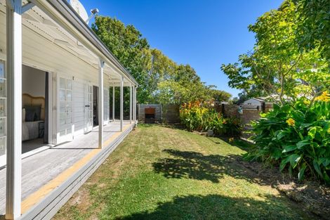 Photo of property in 31 Dunk Place, Milson, Palmerston North, 4414