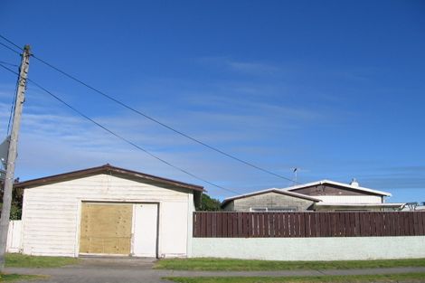 Photo of property in 16 Waimea Road, Waikanae Beach, Waikanae, 5036