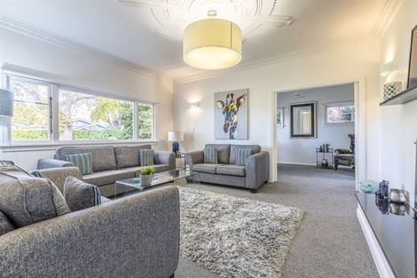 Photo of property in 43 Manapouri Crescent, Hokowhitu, Palmerston North, 4410