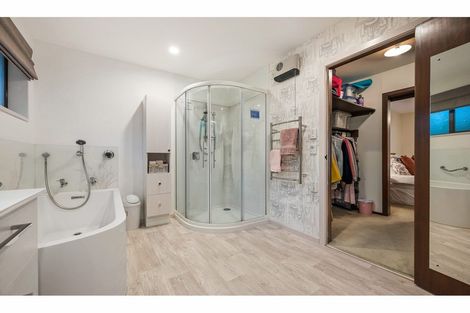 Photo of property in 14 Talltree Avenue, Avonhead, Christchurch, 8042