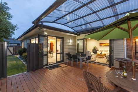 Photo of property in 22 Georgia Grove, Paraparaumu, 5032