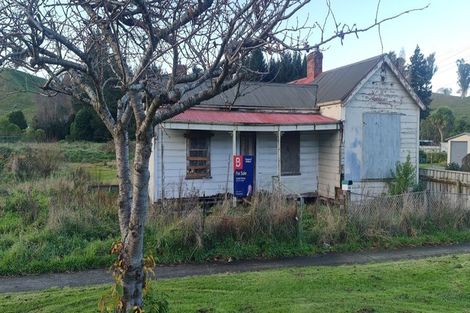 Photo of property in 38 Bruce Street, Hunterville, 4730