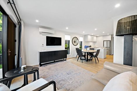 Photo of property in 8 Patariki Way, Beach Haven, Auckland, 0626
