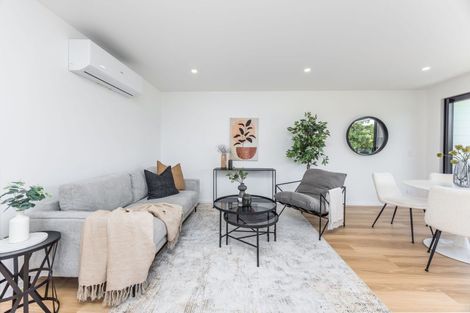 Photo of property in 52d Lauderdale Road, Birkdale, Auckland, 0626