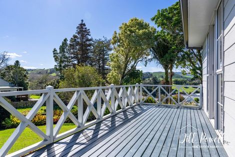 Photo of property in 10 View Street, Maungaturoto, 0520