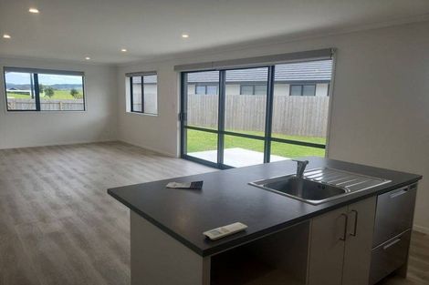 Photo of property in 5 Kapiakauri Road, One Tree Point, 0118