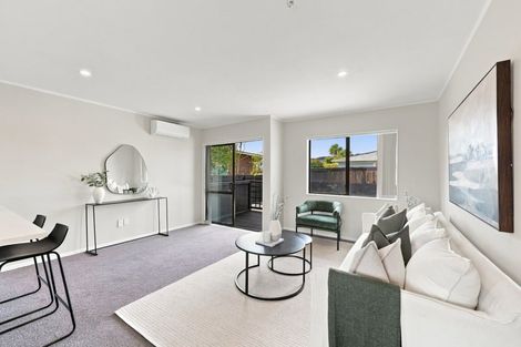 Photo of property in 2/41 President Avenue, Papakura, 2110