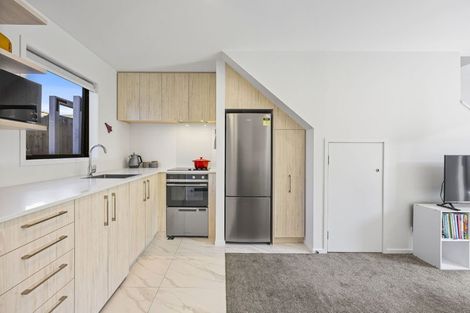 Photo of property in 4/170 Don Buck Road, Massey, Auckland, 0614