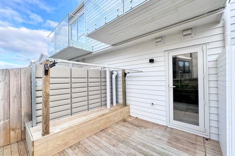 Photo of property in 6b Law Street, Torbay, Auckland, 0630
