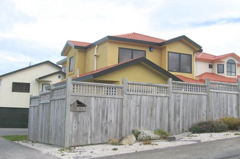 Photo of property in 5a Birkhall Grove, Strathmore Park, Wellington, 6022