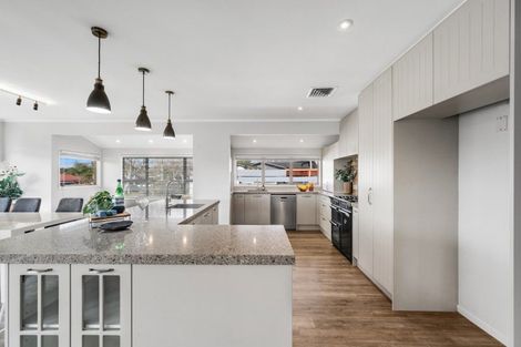 Photo of property in 12 Davita Place, Farm Cove, Auckland, 2012