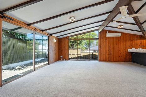Photo of property in 13 Reynolds Place, Torbay, Auckland, 0630