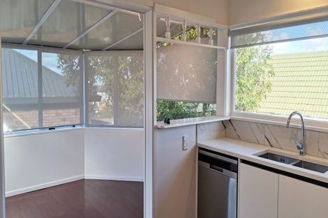 Photo of property in 2/15 Merton Avenue, Glenfield, Auckland, 0627
