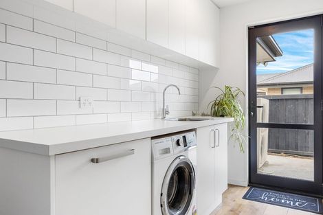 Photo of property in 74 Hilton Drive, Amberley, 7410