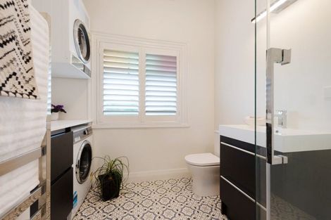 Photo of property in 23 Central Terrace, Kelburn, Wellington, 6012