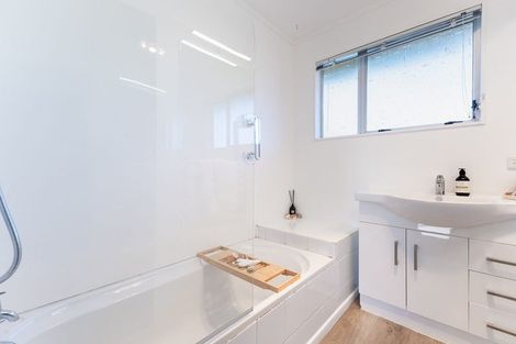 Photo of property in 22 Cypress Grove, Paraparaumu, 5032