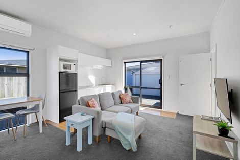 Photo of property in 3 Smith Road, Merrilands, New Plymouth, 4312