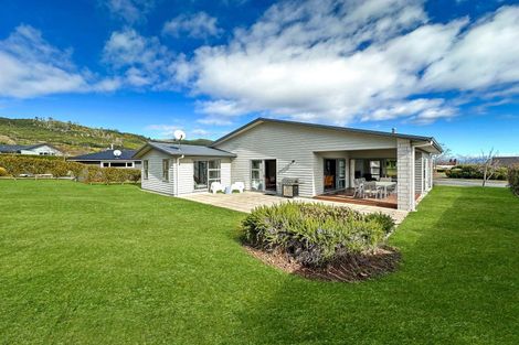 Photo of property in 111 Kenrigg Road, Kinloch, Taupo, 3377