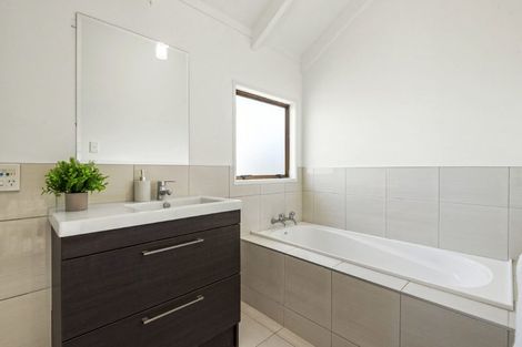 Photo of property in 2/55 Monarch Avenue, Hillcrest, Auckland, 0627