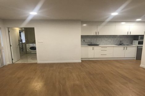 Photo of property in 24 Para Close, Fairview Heights, Auckland, 0632