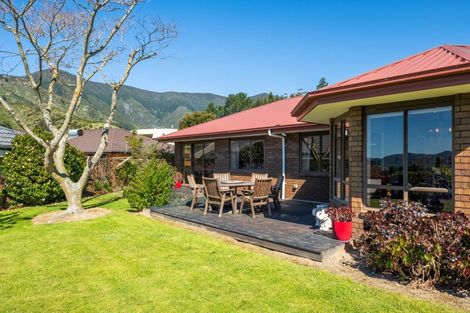 Photo of property in 4 Admiralty Place, Waikawa, Picton, 7220