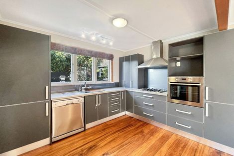 Photo of property in 5 Featherston Street, Takaro, Palmerston North, 4412