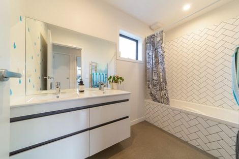 Photo of property in 11 Glenfiddich Road, Jacks Point, Queenstown, 9371