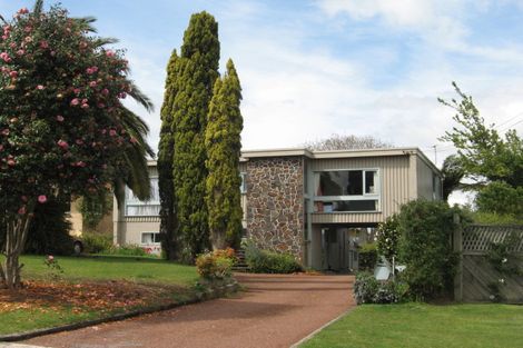 Photo of property in 9 Grand Vue Road, Kawaha Point, Rotorua, 3010