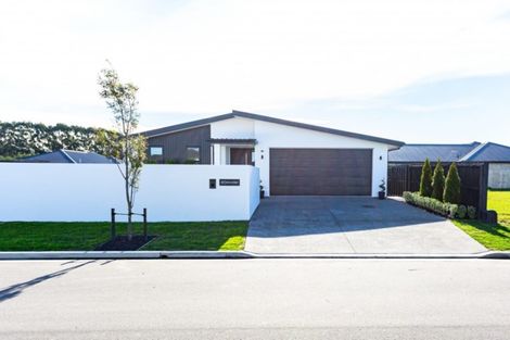 Photo of property in 37 Roys Street, Marshland, Christchurch, 8083