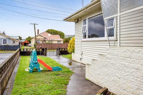 Photo of property in 61 Collins Street, Hawera, 4610