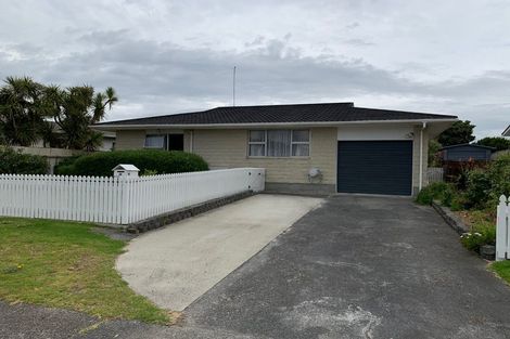 Photo of property in 38 Norfolk Crescent, Otaki Beach, Otaki, 5512