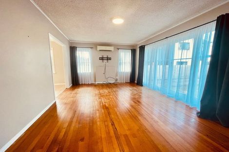 Photo of property in 24 Eastdale Road, Avondale, Auckland, 1026