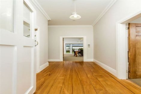 Photo of property in 22 Onewa Road, Northcote Point, Auckland, 0627